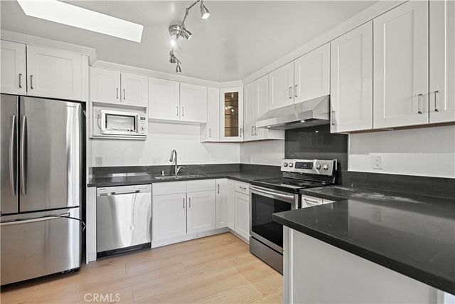 125 Allen 306, Pasadena, CA 91106