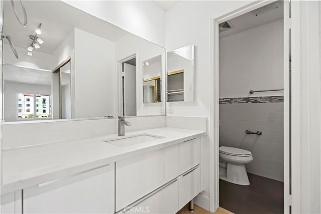 125 Allen 306, Pasadena, CA 91106