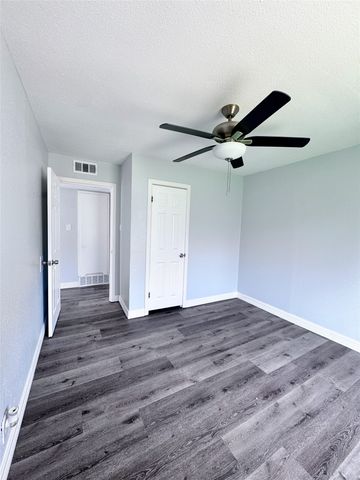 345 SW 16th Street, Paris, TX 75460