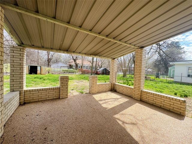 345 SW 16th Street, Paris, TX 75460