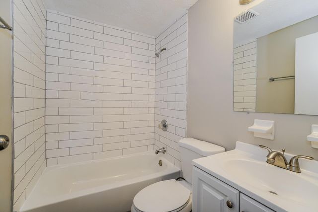 1657 Ripplebrook Road, Columbus, OH 43223
