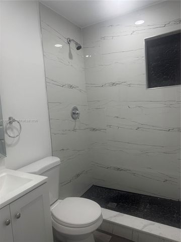 5611 SW 38th St, Davie, FL 33314