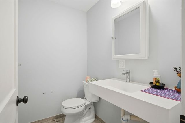 27 Pine Street 27, Dedham, MA 02026