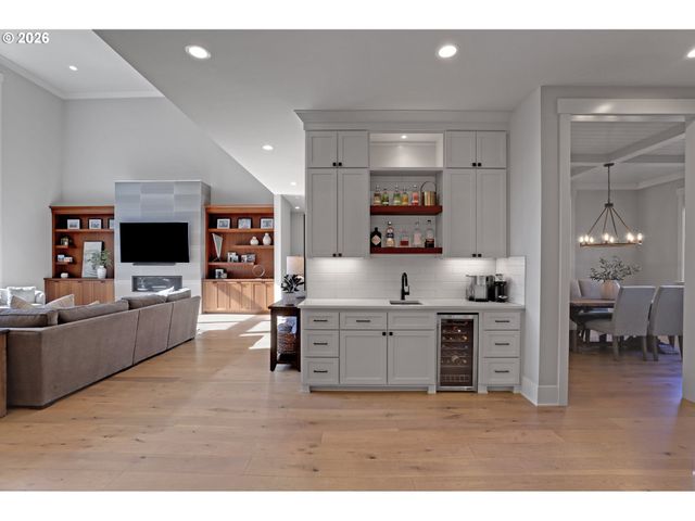 9680 Sw MORRISON St, Portland, OR 97225