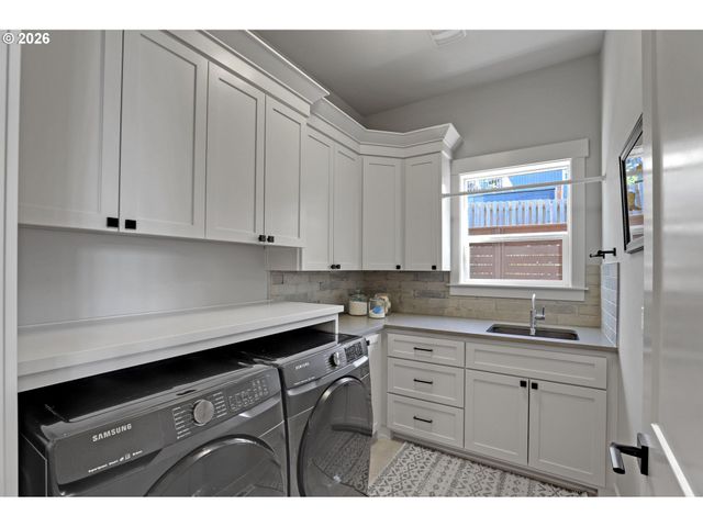 9680 Sw MORRISON St, Portland, OR 97225