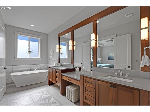 9680 Sw MORRISON St, Portland, OR 97225