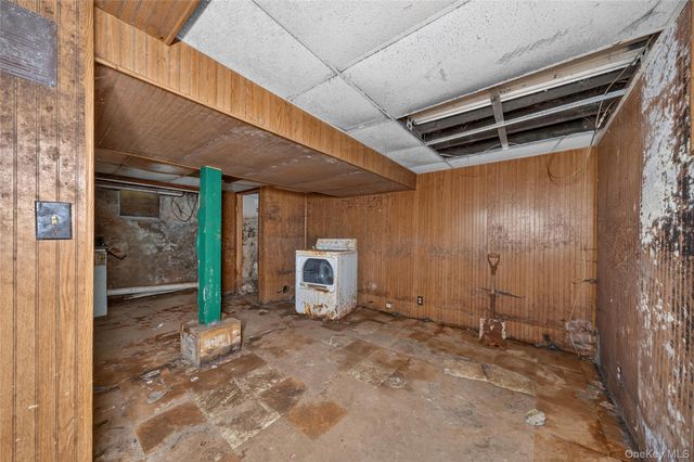 10 Best Street, Freeport, NY 11520