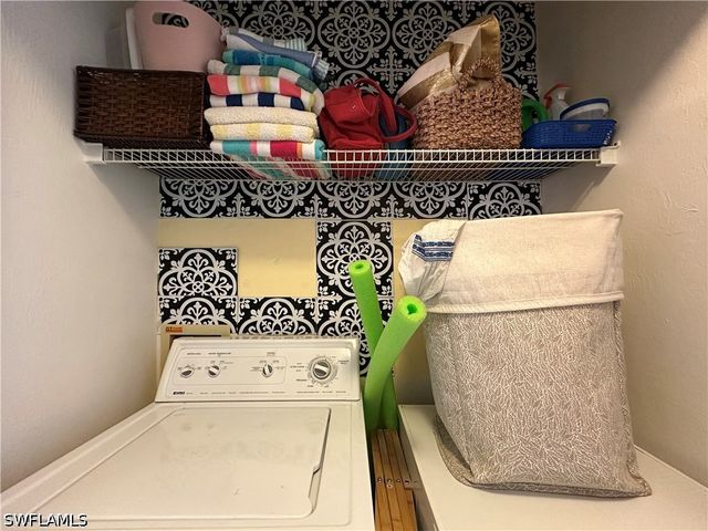 241 Robin Hood CIR 204, Naples, FL 34104