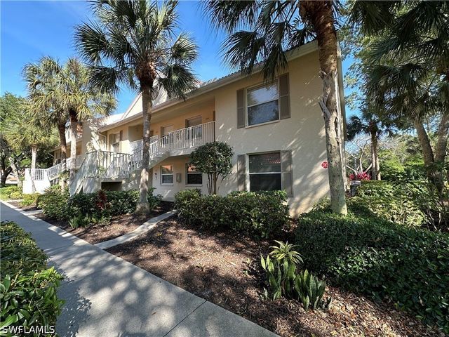241 Robin Hood CIR 204, Naples, FL 34104