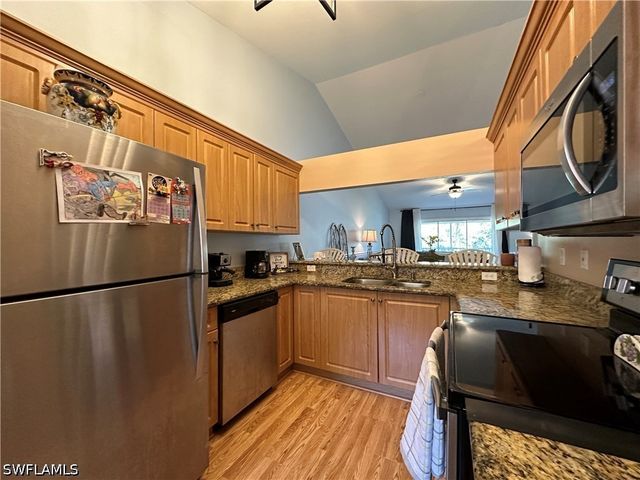 241 Robin Hood CIR 204, Naples, FL 34104