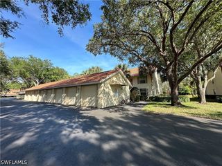 241 Robin Hood CIR 204, Naples, FL 34104