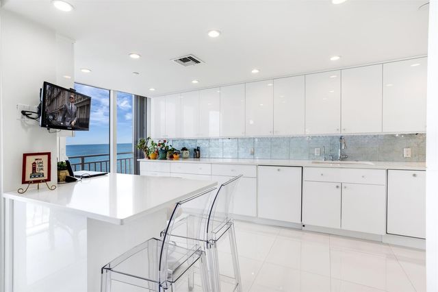 2600 S Ocean Boulevard 11e, Boca Raton, FL 33432
