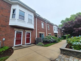 148 Quincy Shore Dr 30, Quincy, MA 02171
