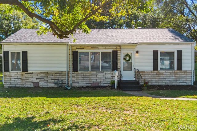 108 March Drive, Collinsville, IL 62234