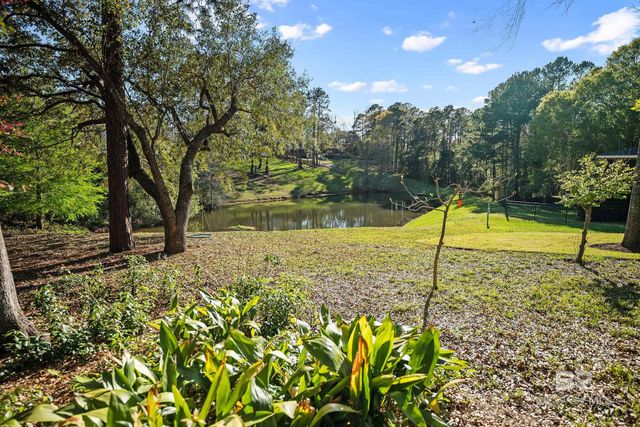 105 North Creek Circle, Fairhope, AL 36532