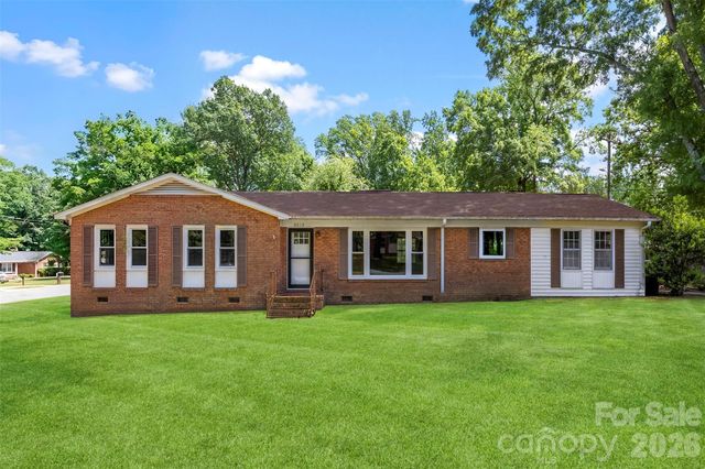 8315 Westbourne Drive, Charlotte, NC 28216
