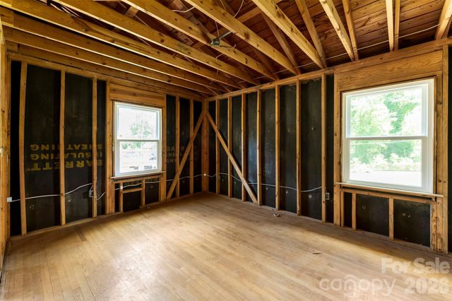 8315 Westbourne Drive, Charlotte, NC 28216