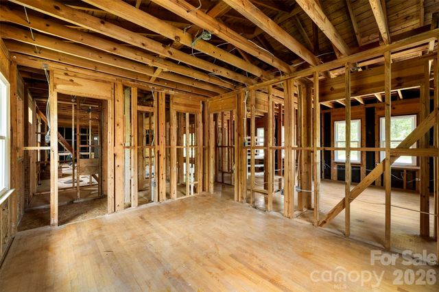 8315 Westbourne Drive, Charlotte, NC 28216