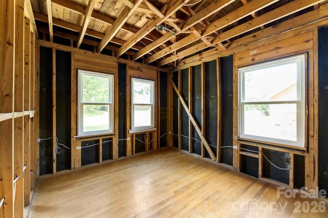 8315 Westbourne Drive, Charlotte, NC 28216