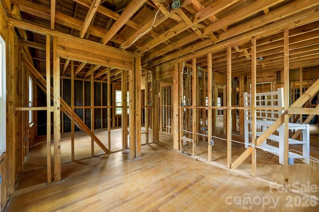 8315 Westbourne Drive, Charlotte, NC 28216