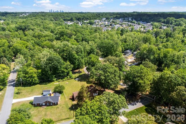 8315 Westbourne Drive, Charlotte, NC 28216