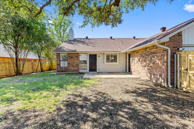 1025 Opal Drive, Desoto, TX 75115