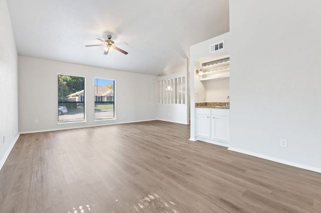 1025 Opal Drive, Desoto, TX 75115