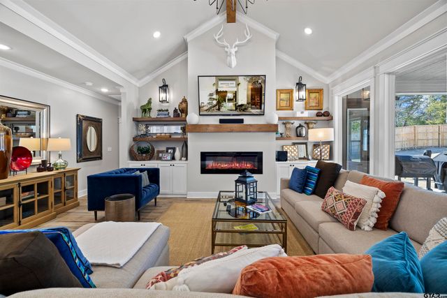 14681 Woodland Creek Dr, Tyler, TX 75706