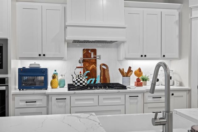 14681 Woodland Creek Dr, Tyler, TX 75706