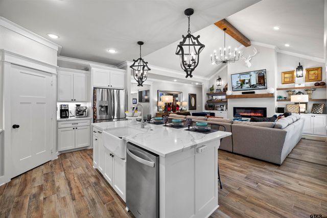 14681 Woodland Creek Dr, Tyler, TX 75706