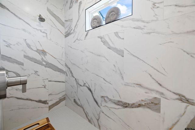 14681 Woodland Creek Dr, Tyler, TX 75706