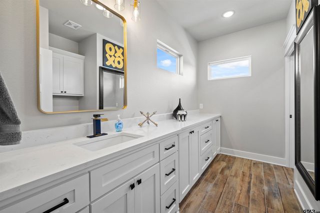 14681 Woodland Creek Dr, Tyler, TX 75706