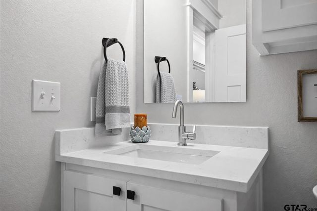 14681 Woodland Creek Dr, Tyler, TX 75706