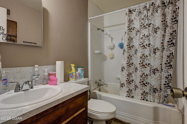 720 Kentland Drive, Neosho, MO 64850