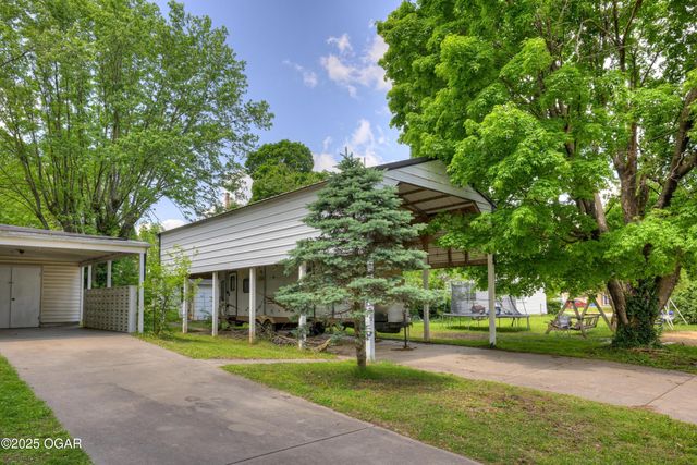 720 Kentland Drive, Neosho, MO 64850