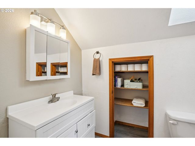 628 Sw 1ST Ct, Battle Ground, WA 98604