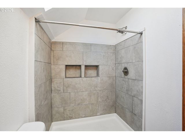 628 Sw 1ST Ct, Battle Ground, WA 98604