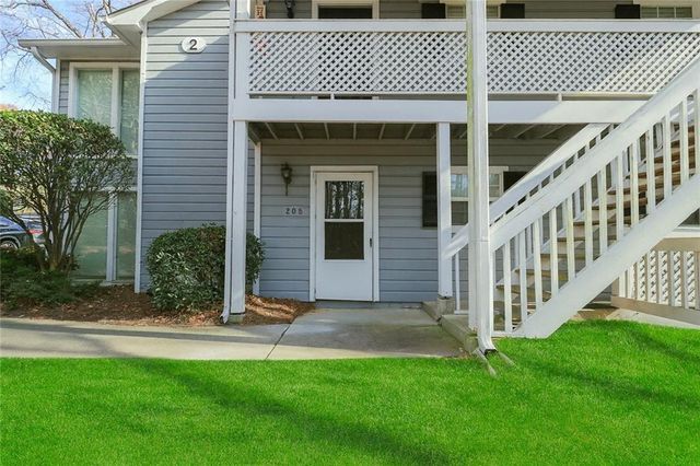 208 Natchez Trace, Sandy Springs, GA 30350