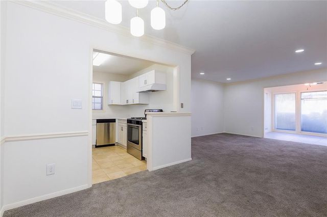 208 Natchez Trace, Sandy Springs, GA 30350