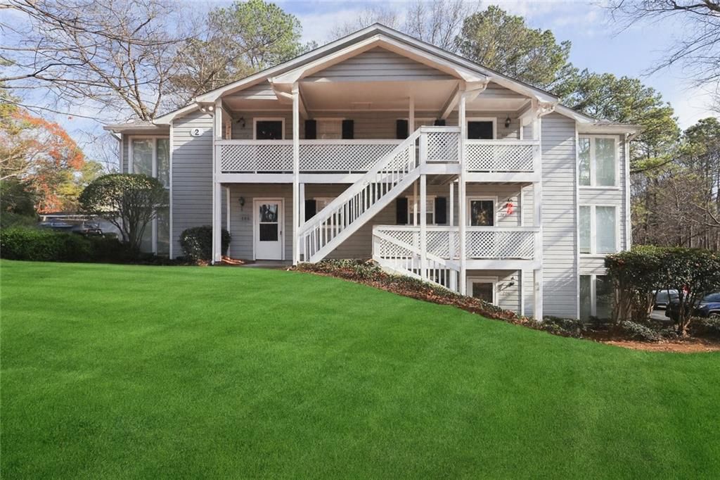 208 Natchez Trace, Sandy Springs, GA 30350