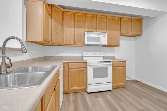 13913 Hawkstone Drive, Fortville, IN 46040