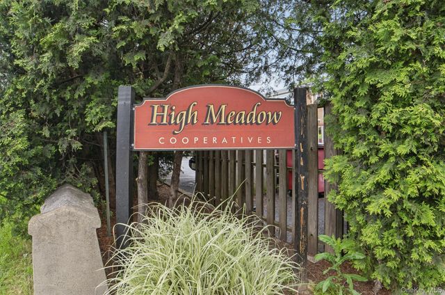 42 Charter Circle 42, Ossining, NY 10562