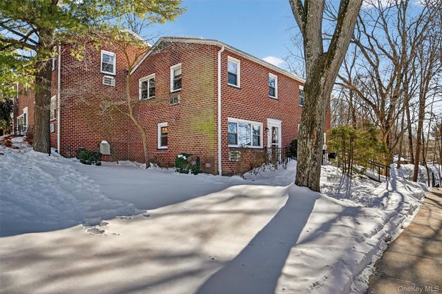 42 Charter Circle 42, Ossining, NY 10562