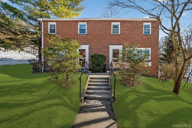 42 Charter Circle 42, Ossining, NY 10562