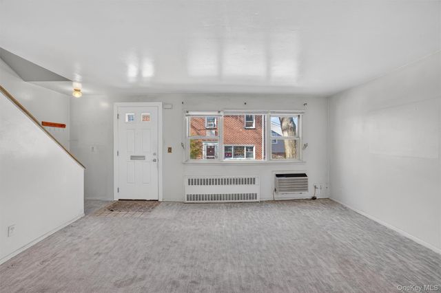 42 Charter Circle 42, Ossining, NY 10562