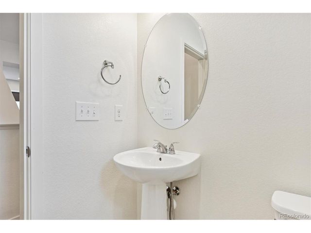 7812 W 43rd Pl, Wheat Ridge, CO 80033