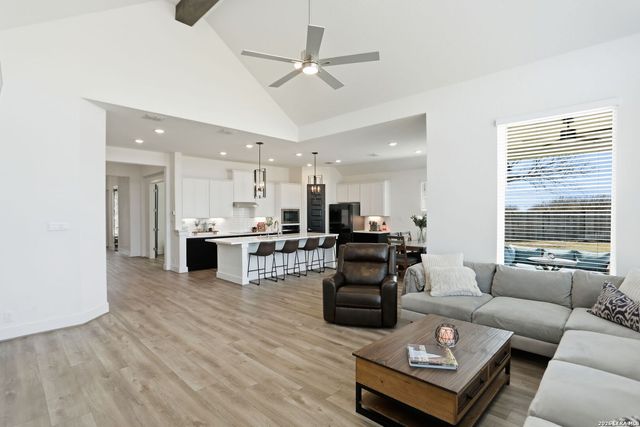 405 Corwin, Cibolo, TX 78108