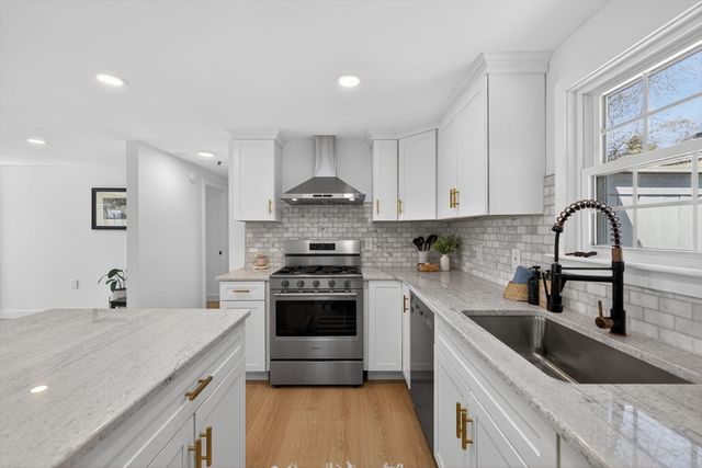 12 Spoonbill Rd, Dennis, MA 02670