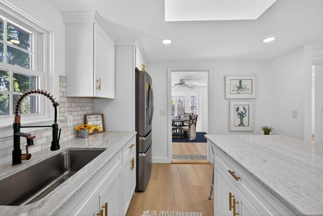 12 Spoonbill Rd, Dennis, MA 02670