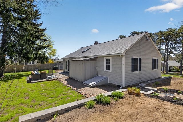 12 Spoonbill Rd, Dennis, MA 02670